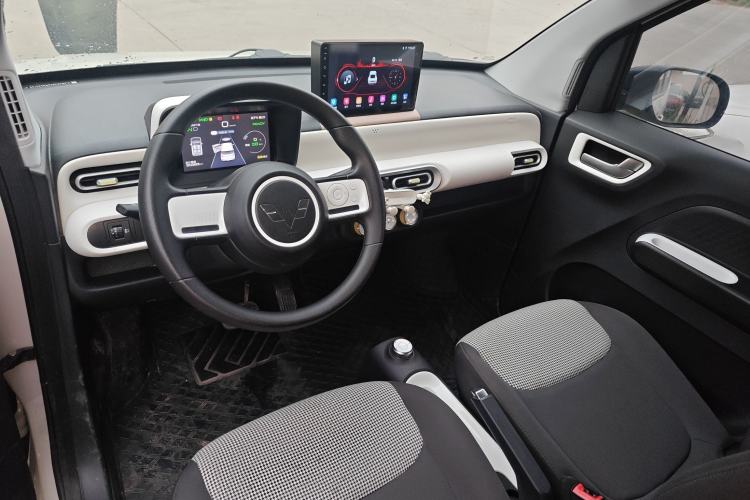 Used Wuling Hongguang MINIEV 2024 3rd Generation 215km Youth Edition Center Console