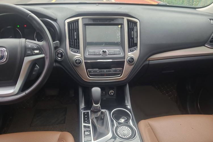 Used CHANGAN CS95 2017 2.0T Two-Wheel Drive Zhitu Edition