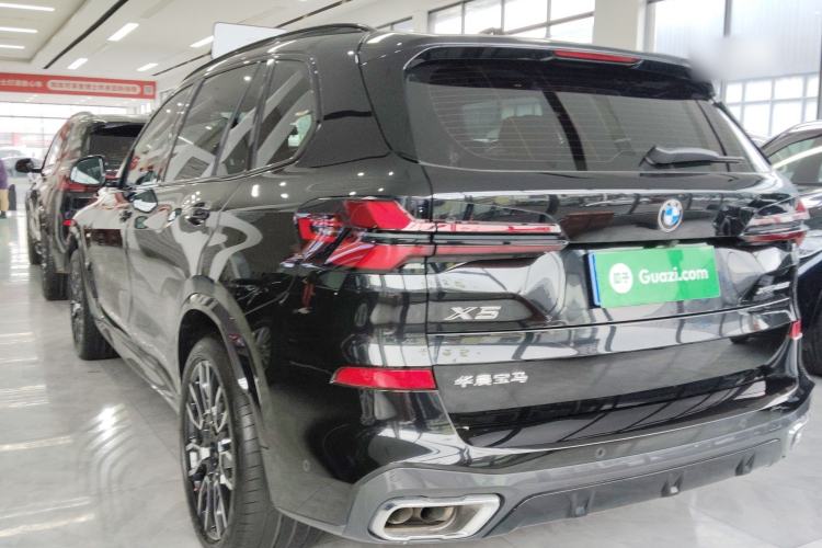 Used BMW X5 2023 xDrive 40Li M Sport Night Edition Package
