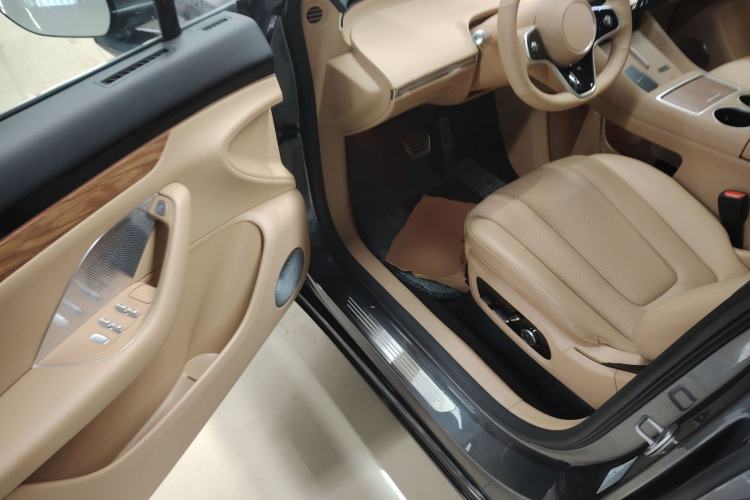 Used Hima Luxeed R7 2024 All-Electric 802 km Max