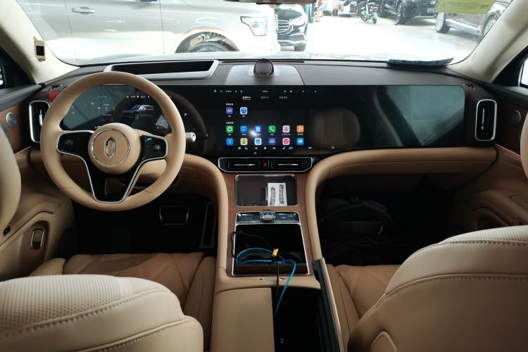 Used Hima AITO M9 2025 Extended-Range Max Version 52 kWh 5-Seater Edition Center Console