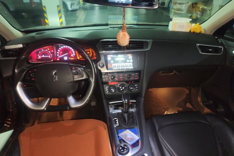 Used DS 6 2014 1.6T Luxury Edition THP160