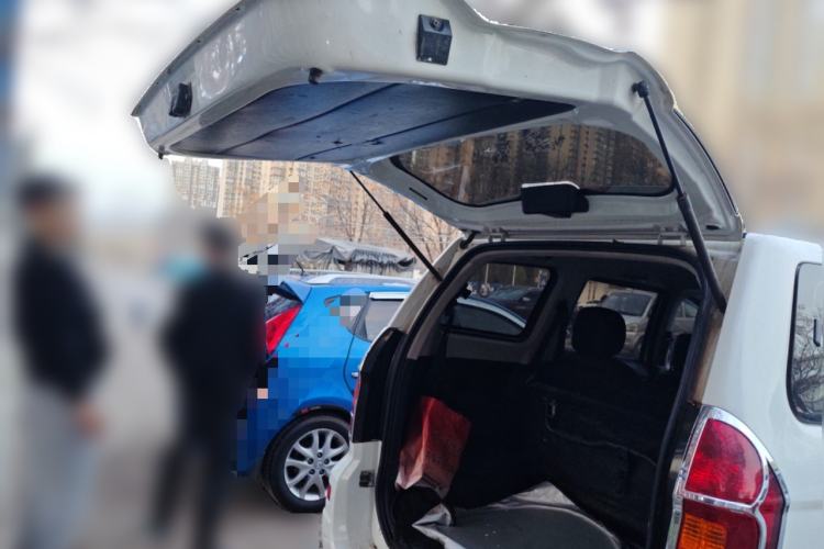 Used Dongfeng Fengon 330 2014 1.5L Manual Standard Edition DK15-02 Trunk