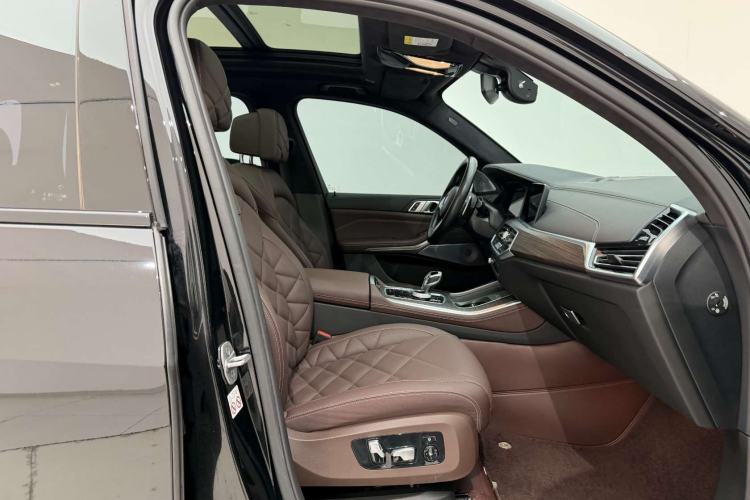 Used BMW X5 2022 Restyled xDrive 40Li M Sport Package Right Front Seat