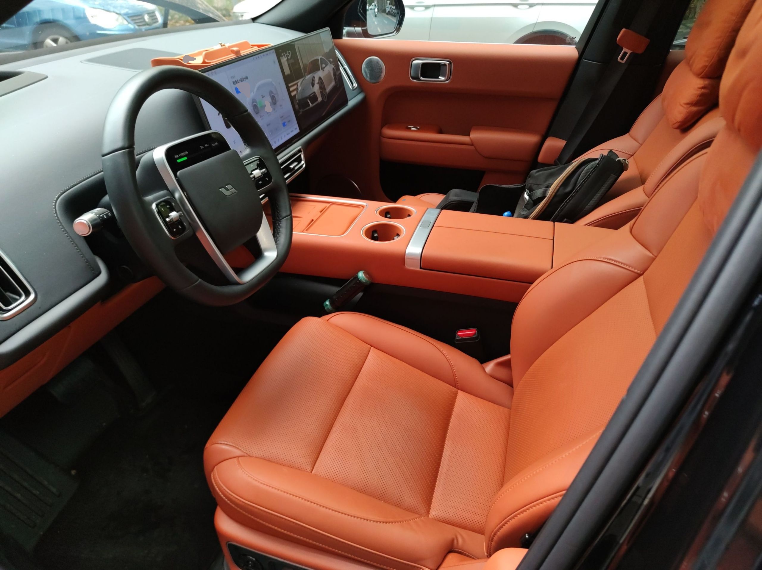 Переднее сиденье в автомобиле