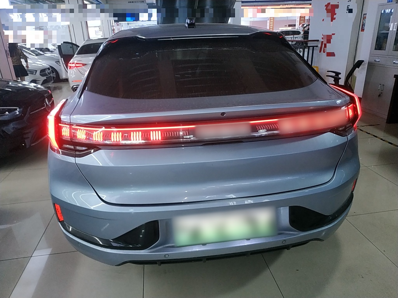 Zeekr 001 5