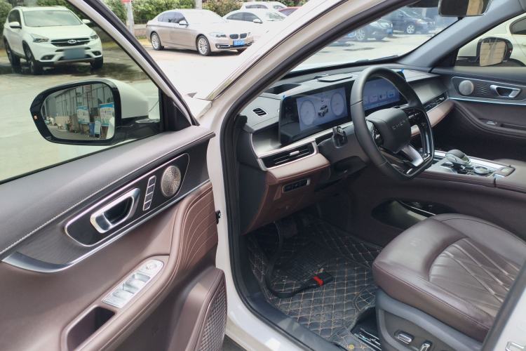 Used Chery Tiggo 8 PRO 2024 Champion Edition 390T Two-Wheel Drive Peak Version 5 Seats
