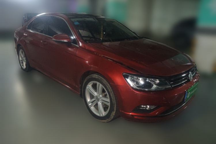 Used Volkswagen Lamando 2015 280TSI DSG Comfort Edition Front Right 45 Deg