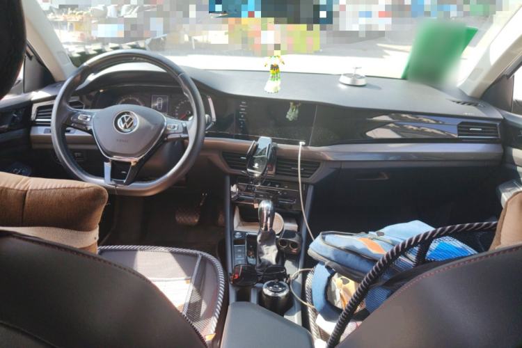 Used Volkswagen Bora 2021 1.5L Automatic Elite Smart Connect Edition Center Console