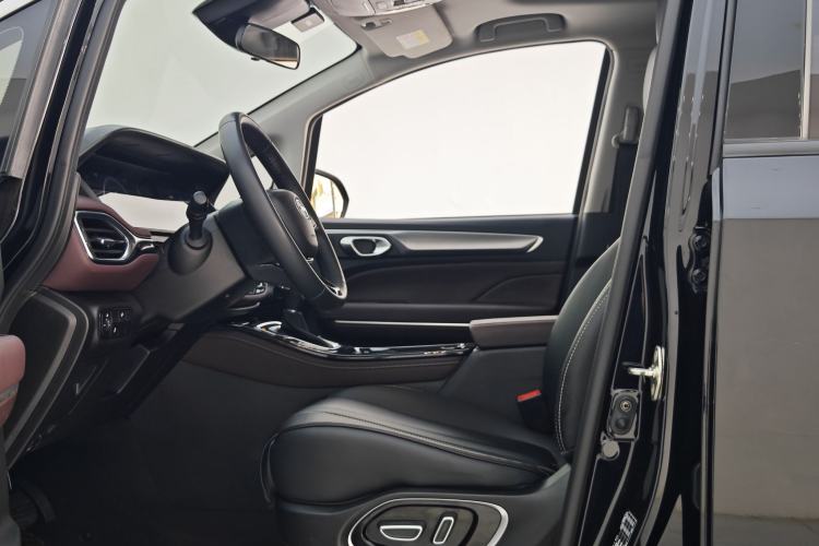 Used GAC Trumpchi M6 2023 PRO 270T DCT Luxury Edition Interior 2