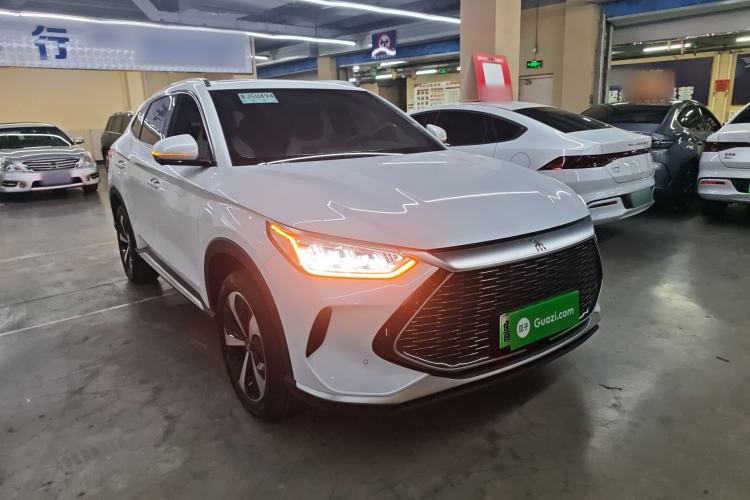 Used BYD Song PLUS New Energy 2021 DM-i 51KM Prestige Model Front Right 45 Deg