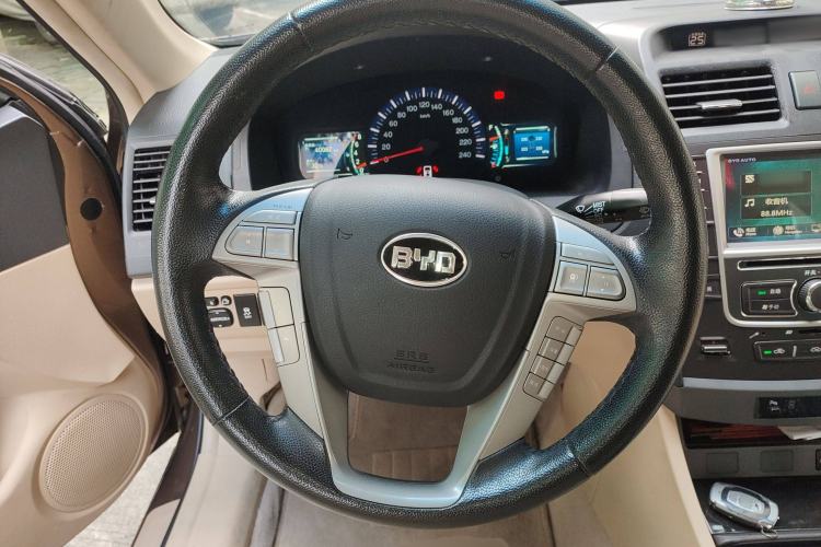 Used BYD G6 2013 1.5TID Automatic Luxury Model
