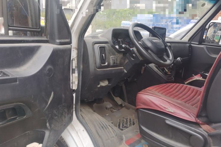 Used Iveco Daily 2023 2.5T A37M1 Long Wheelbase Mid-Roof Dual-Tire Side-Sliding Doors 5-9 Seats
