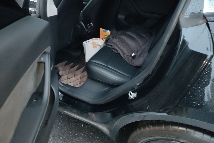 Used Tesla Model Y 2023 Long-Range All-Wheel-Drive Version
