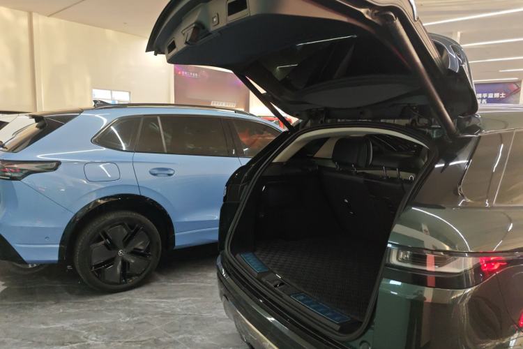 Used Land Rover Range Rover Evoque 2023 Aurora L 249 PS Luxury Edition