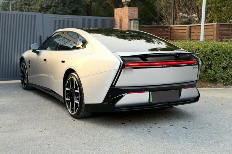 Used XPeng P7 2025 Model—750 All-Wheel-Drive High-Performance Ultra Exterior 4