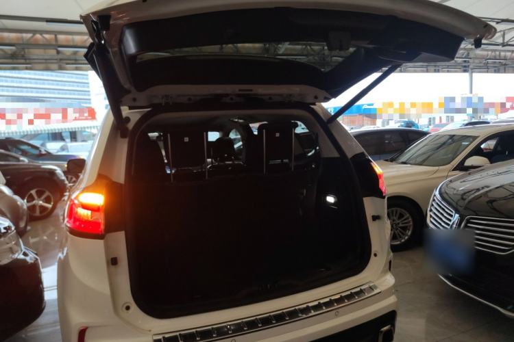 Used Ford Edge 2020 EcoBoost 245 Two-Wheel Drive Titanium 7-Seater Trunk