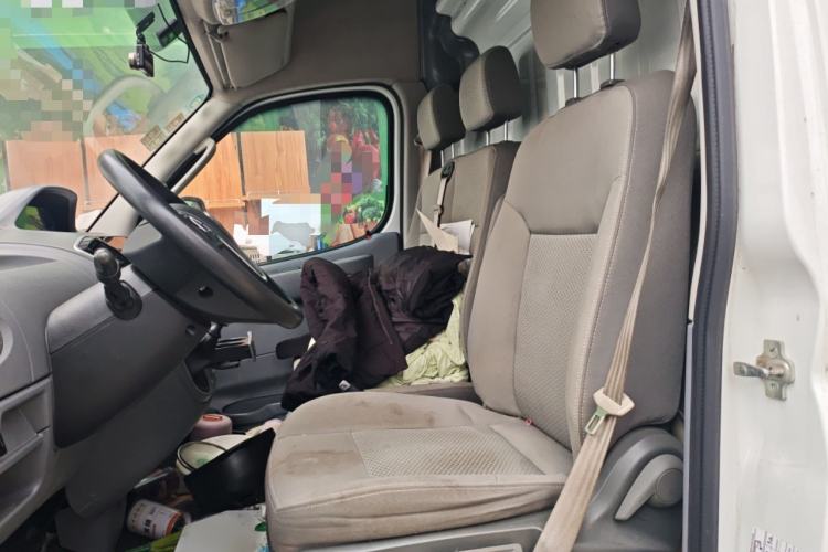 Used SAIC MAXUS Xintu V80 2020 2.5T Manual Classic City Delivery King Long Wheelbase Mid-Height 2/3 Seats
