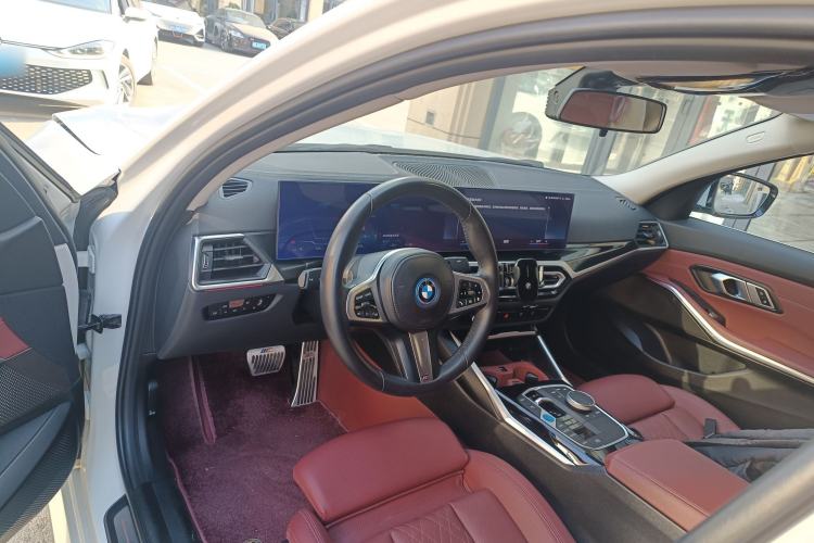 Used BMW i3 2022 eDrive 35 L Center Console