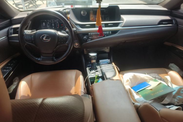 Used Lexus ES 2020 200 Excellence Edition
