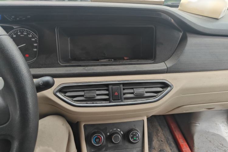 Used CHANGAN KUAYUE Xing V3 2022 1.5L Gasoline Enjoyment Model 2-Seat Van JL473QH Audio And AC Panel