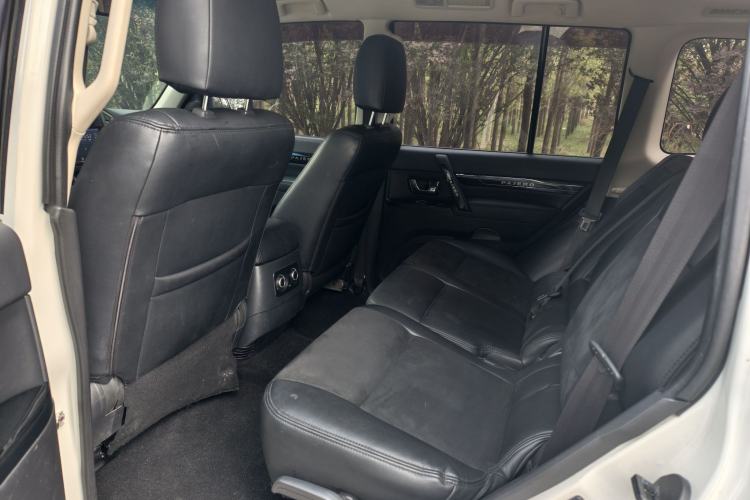 Used Mitsubishi Pajero 2019 3.0L Automatic Comfort Edition
