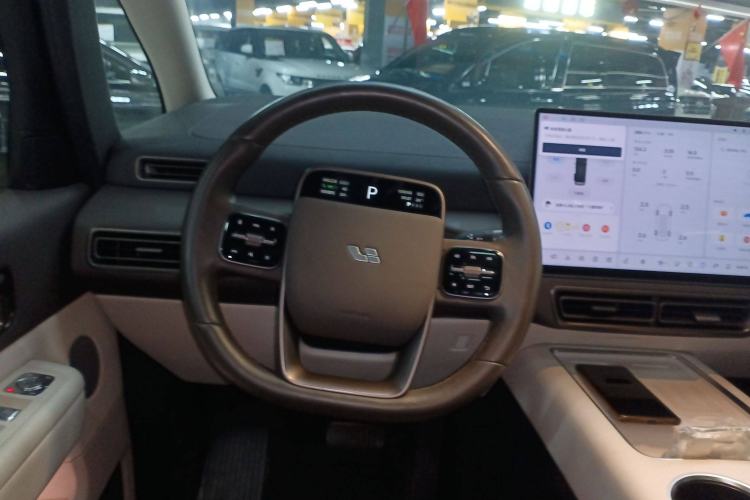 Used Li Auto MEGA 2024 Ultra Model
