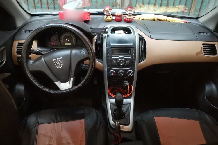 Used Baojun 630 2013 1.5L manual Comfort trim
