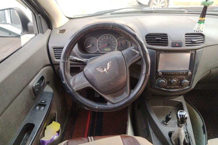 Used Wuling Hongguang 2015 1.5L S Base Model China IV