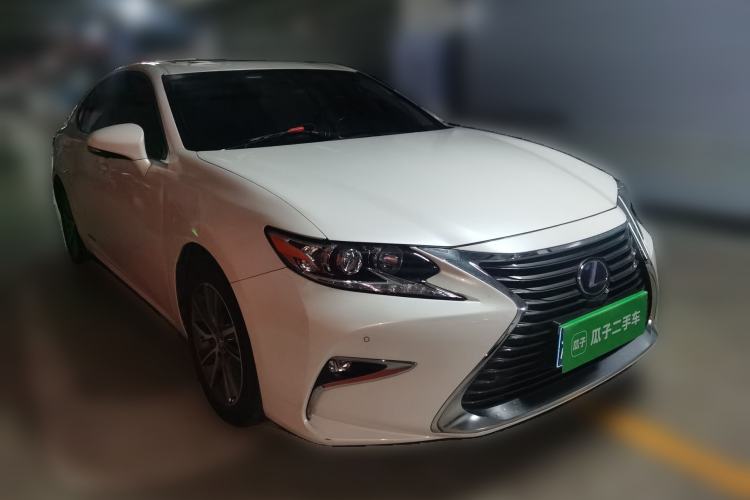Used Lexus ES 2017 300h Mark Levinson Comfort Edition