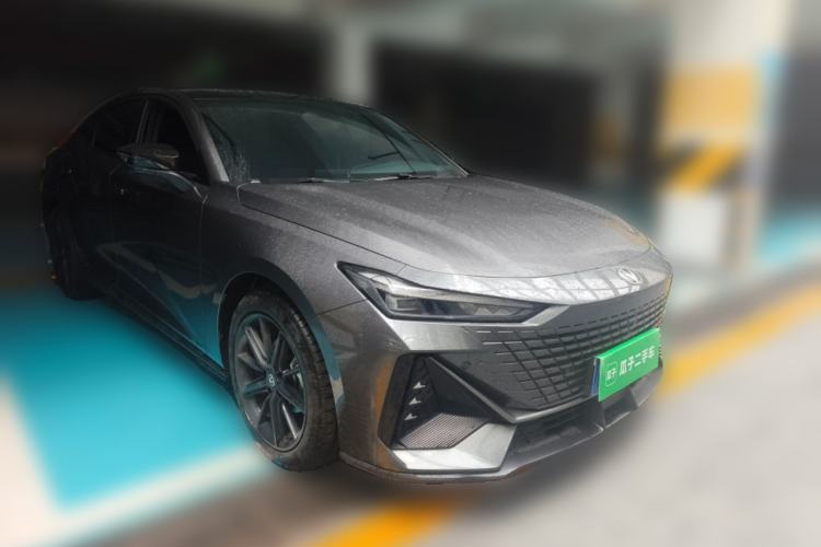 Used CHANGAN UNI-V 2023 1.5T Prestige Model Front Right 45 Deg