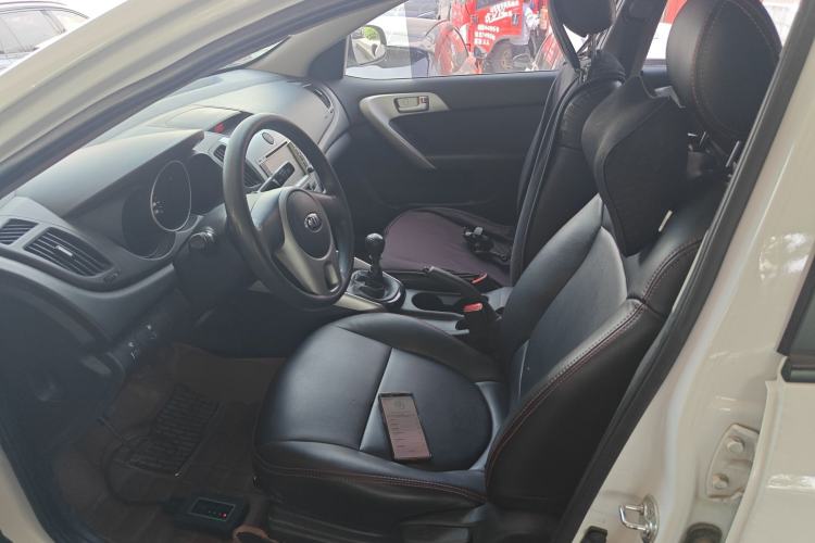 Used Kia Forte 2014 1.6L MT GL Left Front Seat