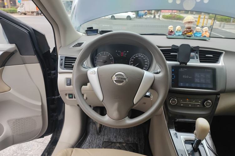Used Nissan Sylphy 2012 1.6XE CVT Comfort Edition Steering Wheel