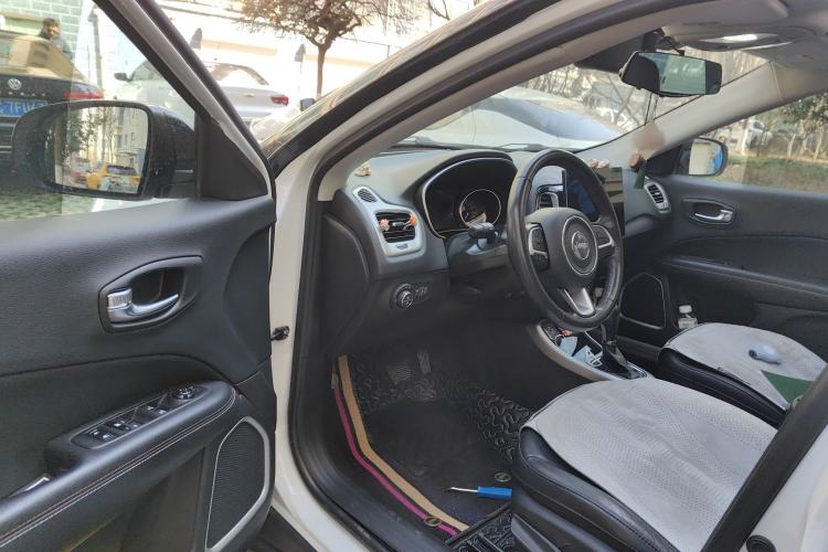 Used Jeep Compass 2017 200T Automatic Family Edition
