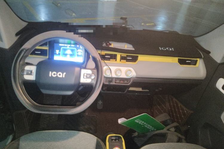 Used Chery QQ Ice Cream 2022 120km Conical Shape Lithium Iron Phosphate Center Console