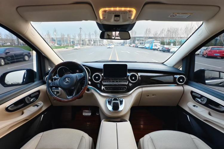 Used Mercedes-Benz V-Class 2018 V 260 L Prestige Extended Version China VI Interior 3