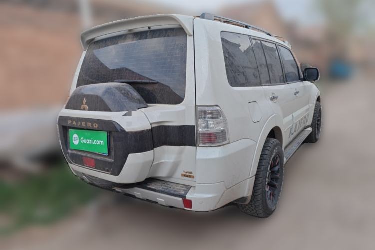 Used Mitsubishi Pajero 
