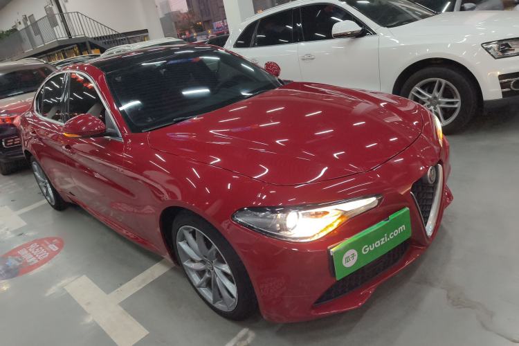 Used Alfa Romeo Giulia 2019 2.0T 280HP Luxury Edition
