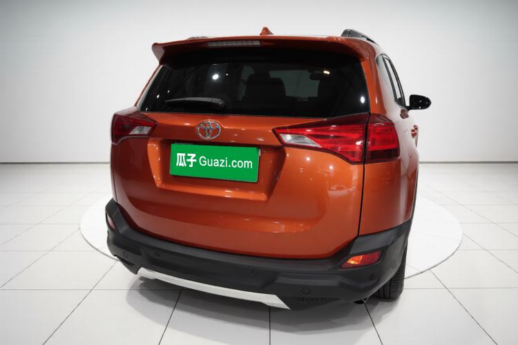 Used Toyota RAV4 2015 2.0L CVT Two-Wheel Drive Fashion Edition Rear Right 45 Deg