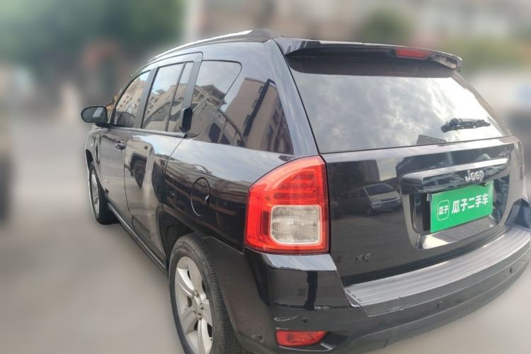 Used Jeep Compass 2011 2.4L four-wheel-drive sport version