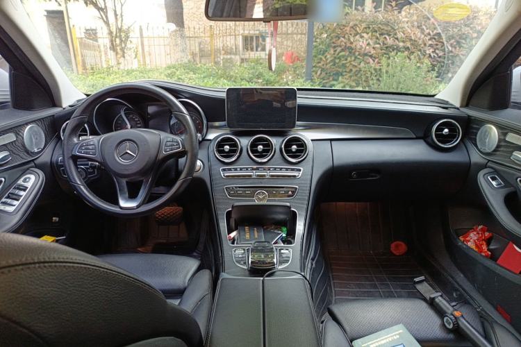 Used Mercedes-Benz C-Class 2018 C 200 L Sport Edition Center Console