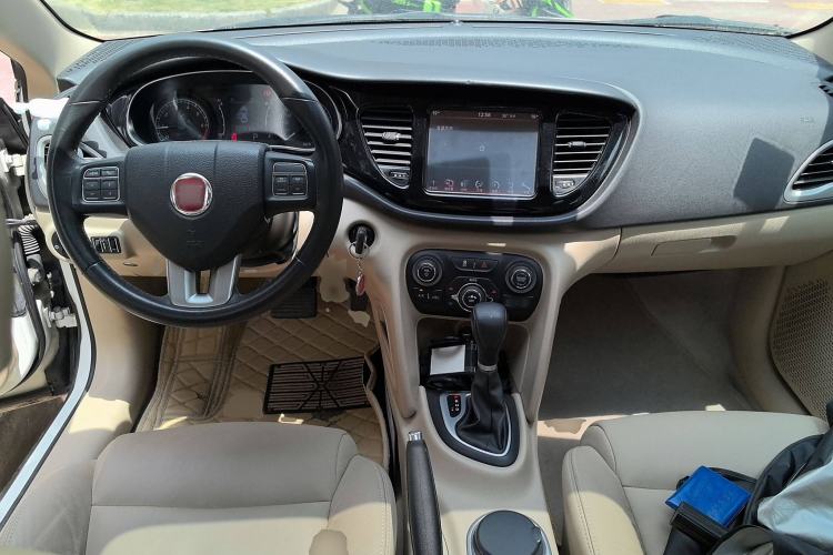 Used Fiat Viaggio 2012 1.4T Automatic Luxury Edition
