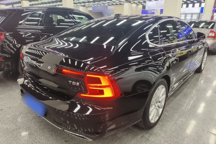 Used Volvo S90 2020 Facelifted T5 Zhiyi Luxury Edition Rear Right 45 Deg