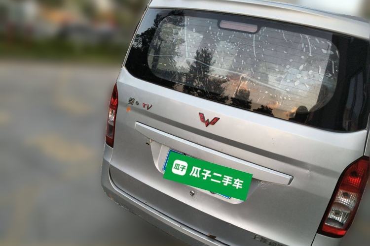 Used Wuling Rongguang V 2015 1.5L Standard Version
