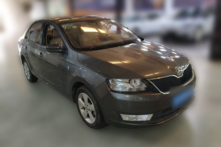 Used Skoda Rapid 2016 1.6L Automatic Chuanxing Edition Front Right 45 Deg
