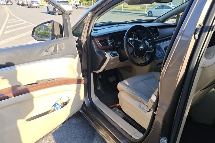 Used Buick GL8 2017 25S Luxury Version China V Standard Driver Seat