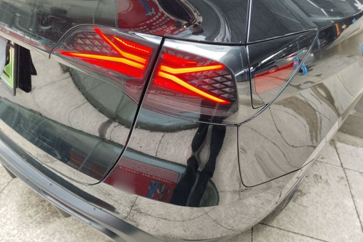 Used Tesla Model Y 2023 Rear-Wheel-Drive Version
