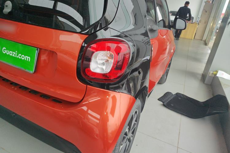 Used smart fortwo 2015 1.0L 52 kW Hardtop Passion Edition Right Rear Taillight