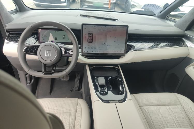 Used Zeekr 009 2022 WE Edition Center Console