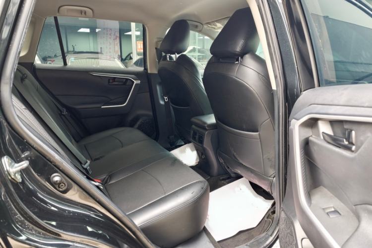 Used Toyota Wildlander 2022 Updated Version 2.0L CVT Two-Wheel Drive Leading Edition
